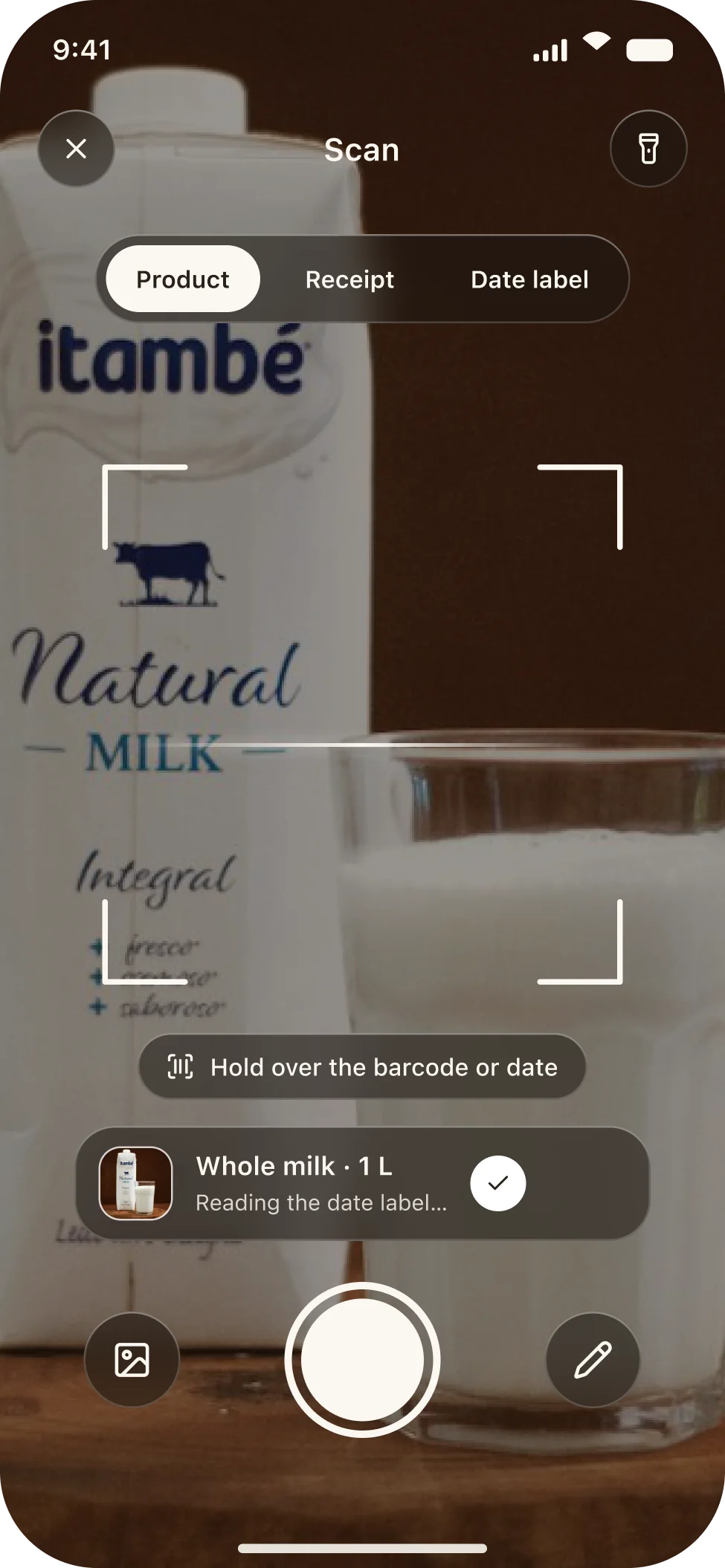 The Ripe scan screen with the camera viewfinder, three mode pills and a detected product card